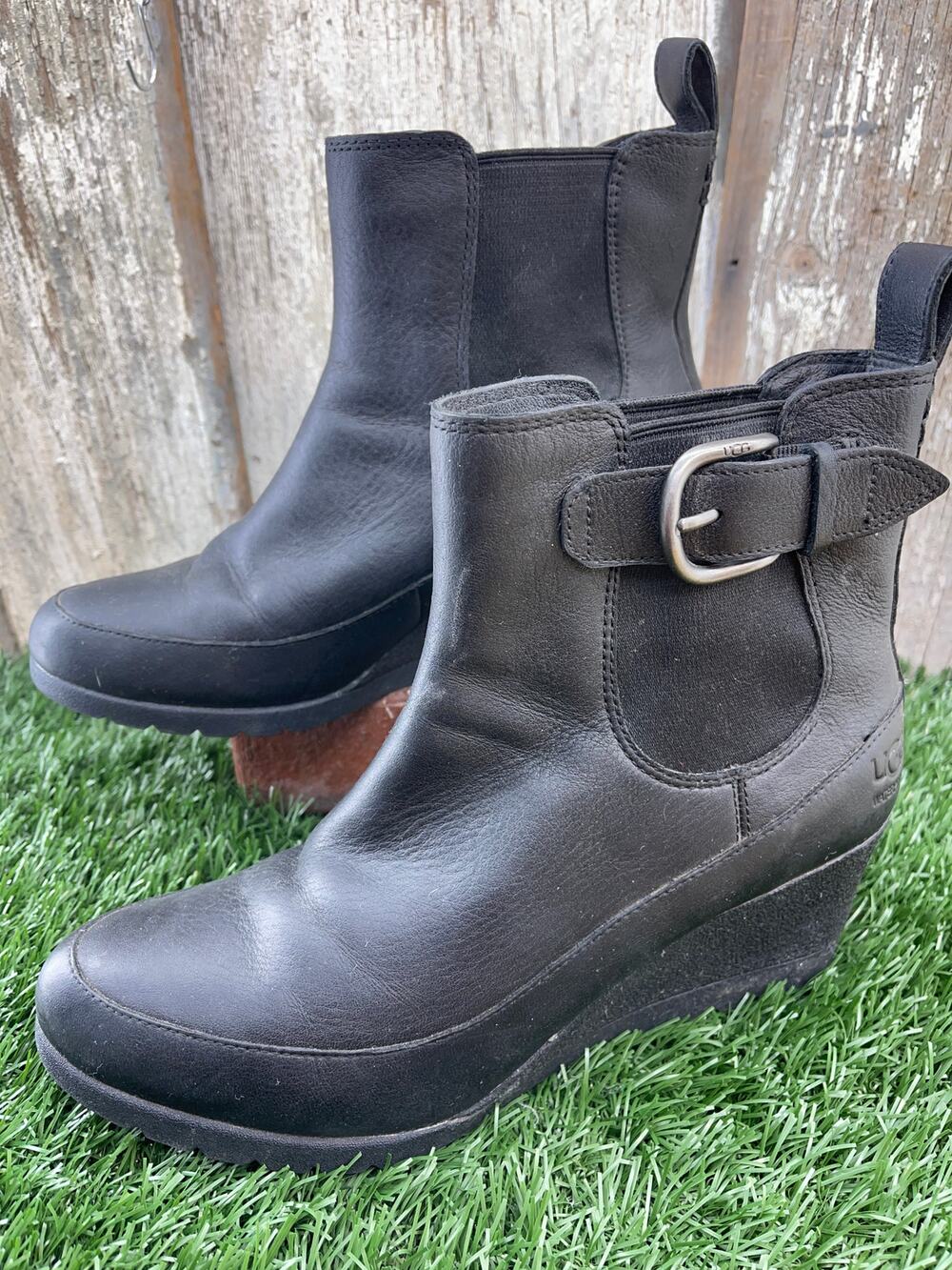 UGG Arleta Wedge Heel Chelsea Booties Waterproof Black Leather Women's 9.5
